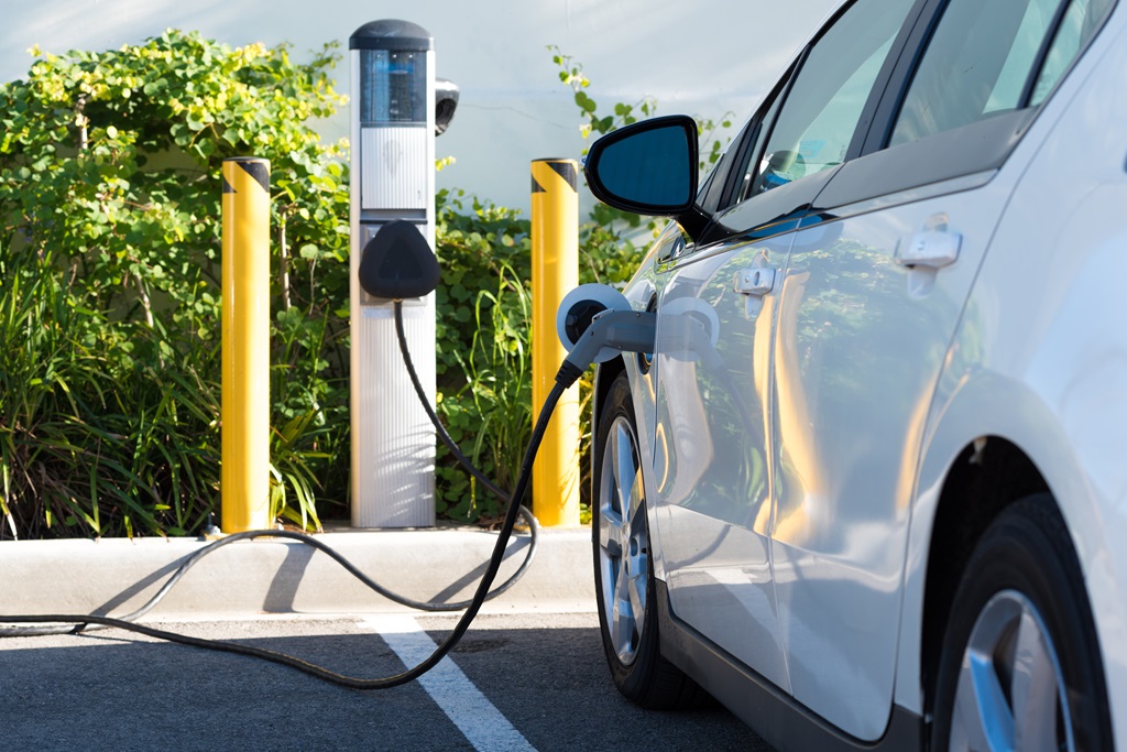 Quels sont les points à vérifier avant d’acheter une voiture électrique